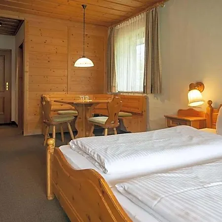 Seehotel Weissensee 2* 福森