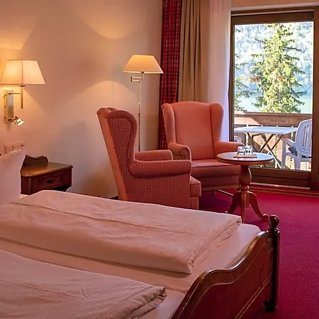 Seehotel Weissensee 2* 福森